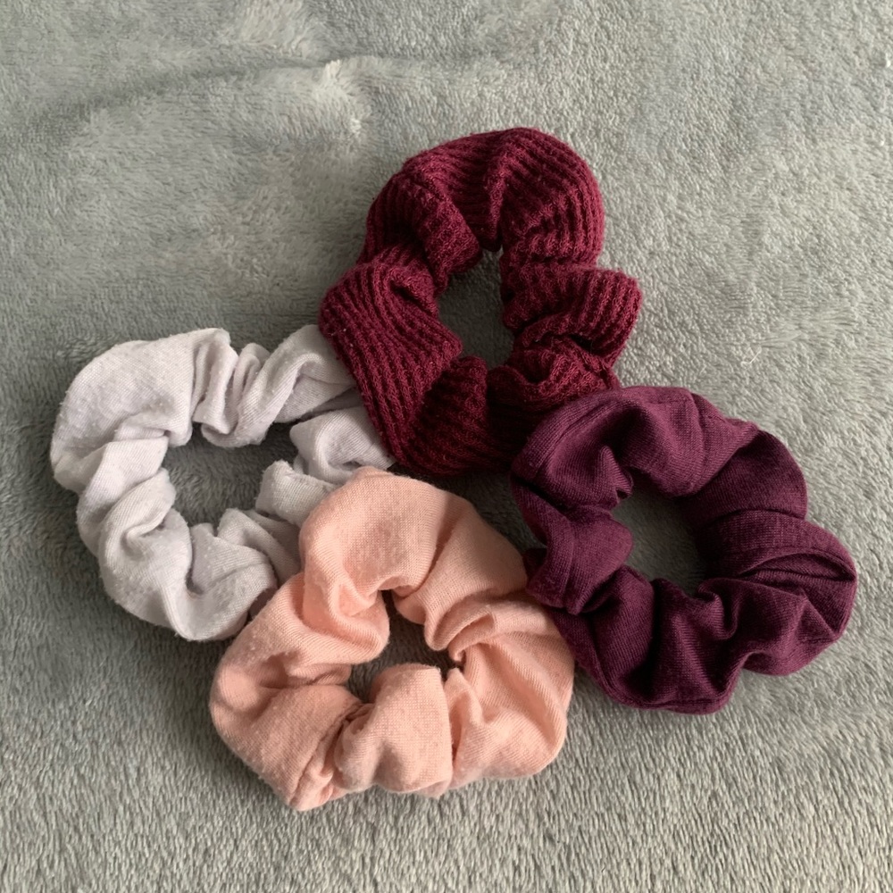 Assorted pink scrunchie set
